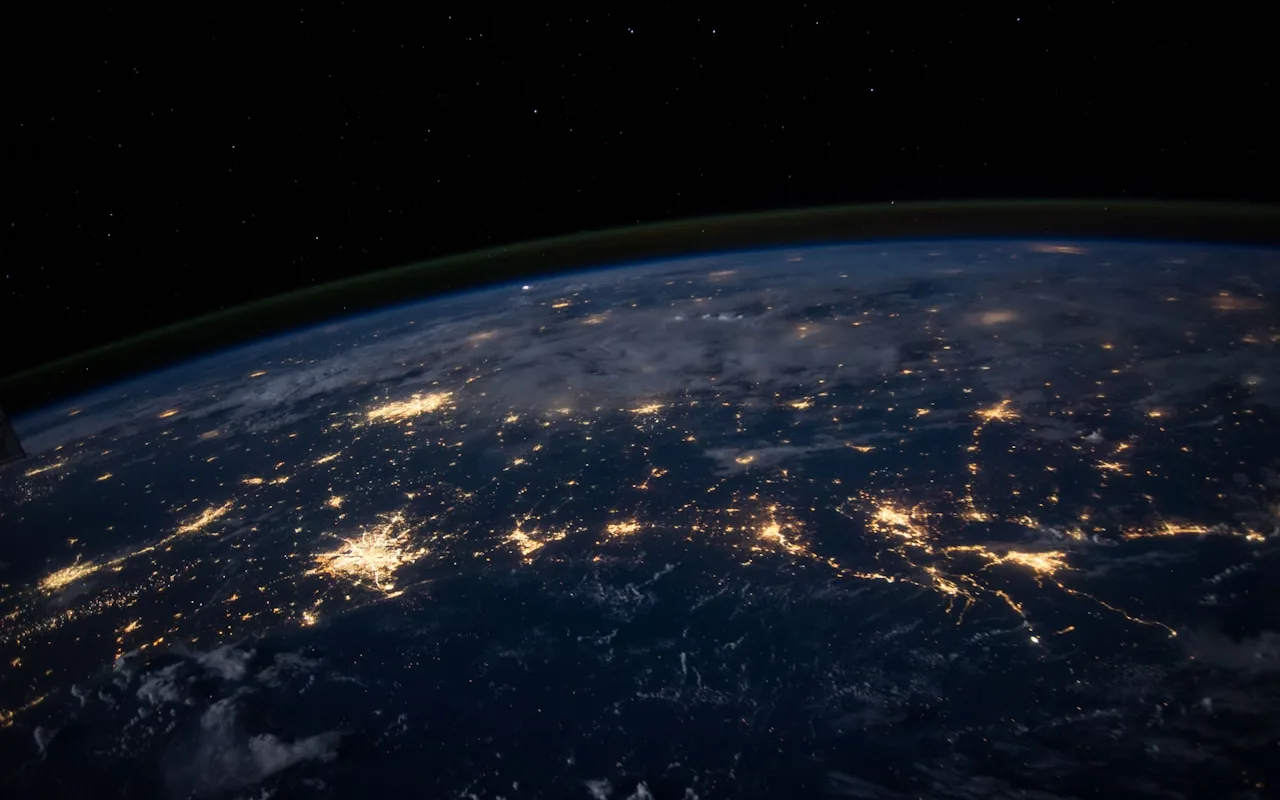 Global cloud infrastructure and network connectivity for DevOps delivery